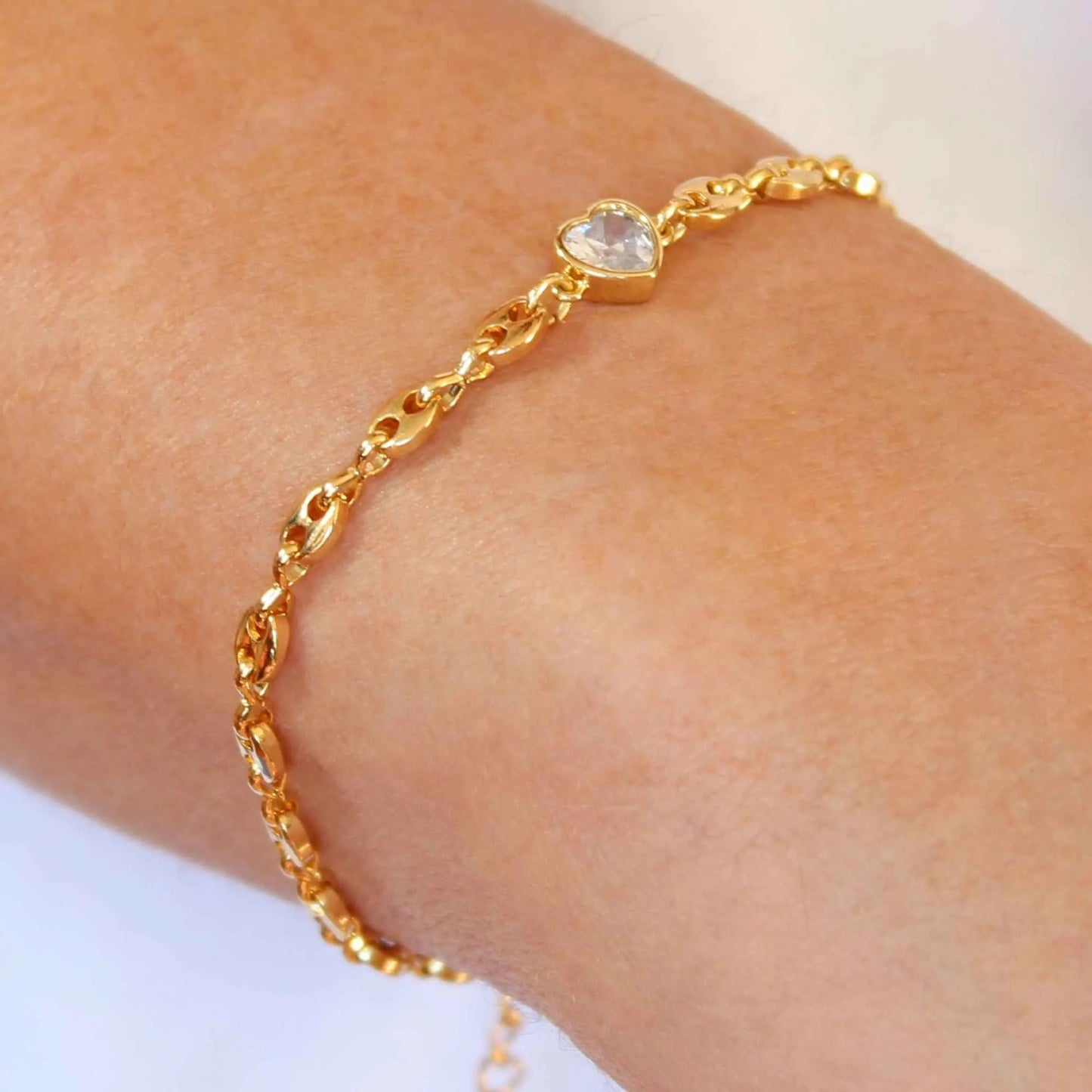 Dainty Gold Heart Bracelet