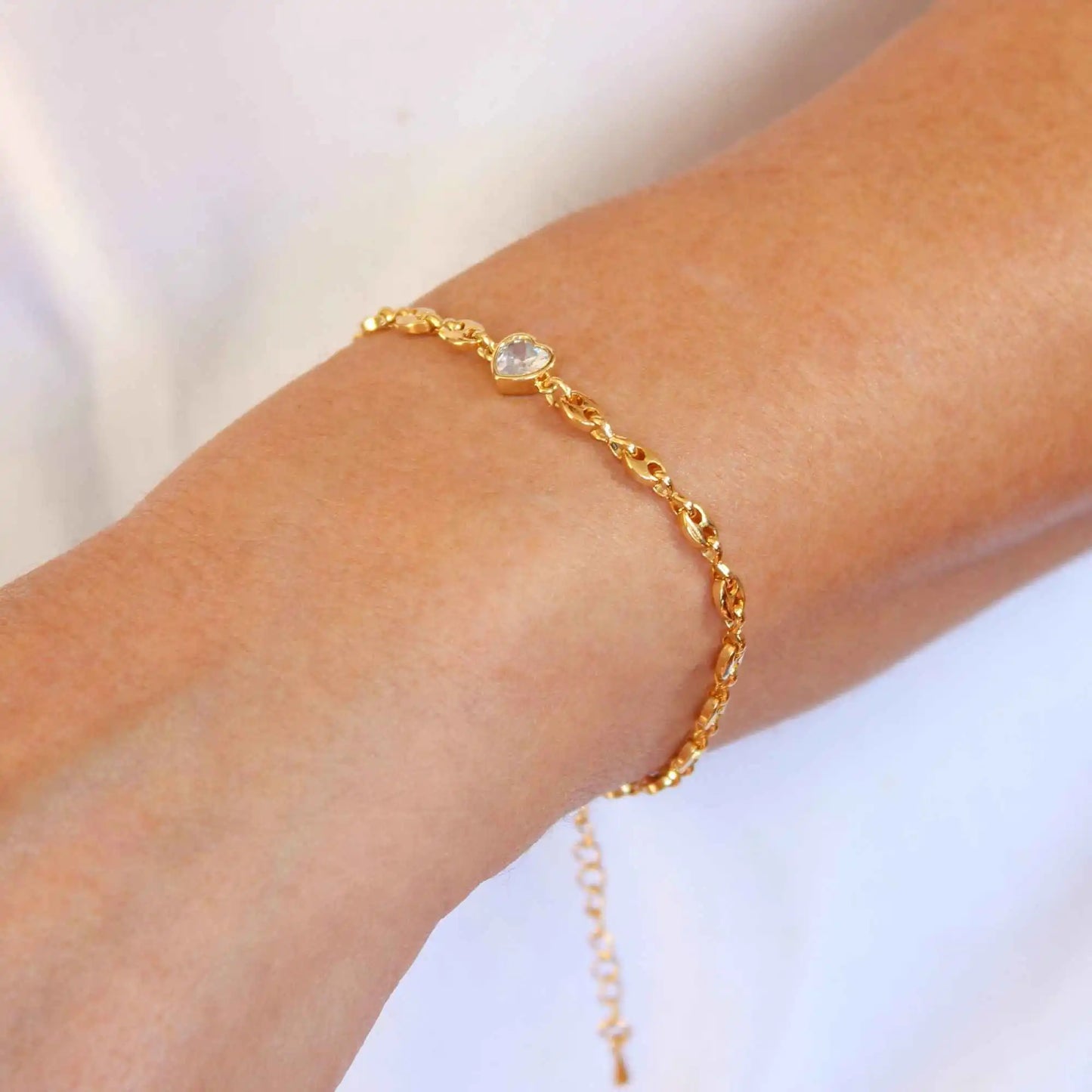 Dainty Gold Heart Bracelet